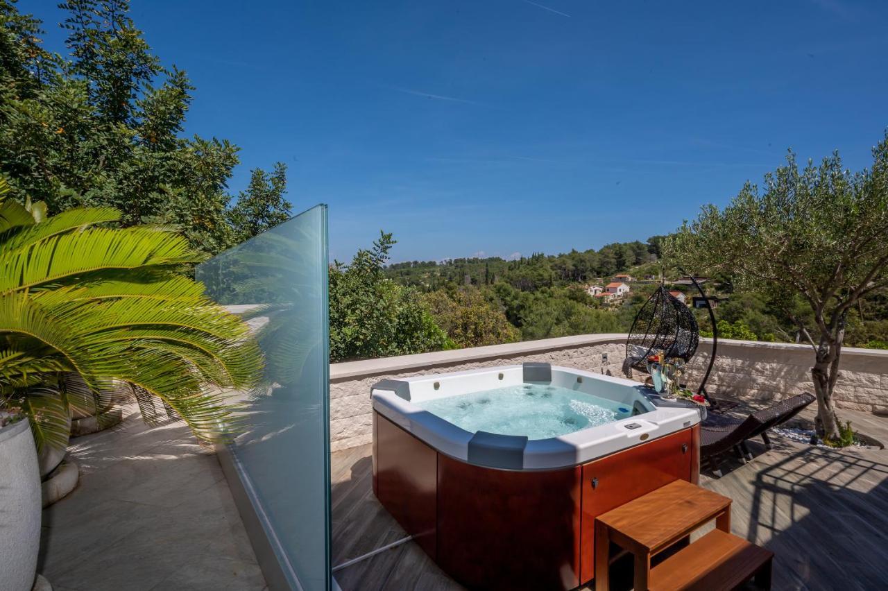 Uniquely Designed Villa Ivana With Outdoor Jacuzzi Nearby The Pebble Banje Beach At The Island Of Solta Rogac Bagian luar foto