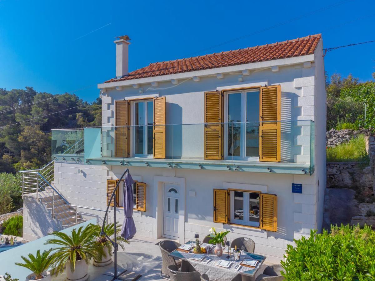 Uniquely Designed Villa Ivana With Outdoor Jacuzzi Nearby The Pebble Banje Beach At The Island Of Solta Rogac Bagian luar foto