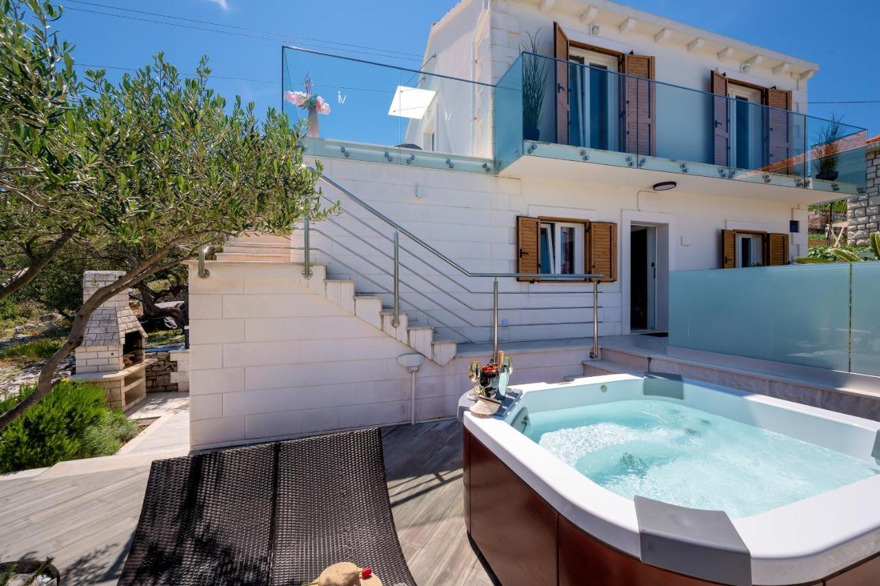 Uniquely Designed Villa Ivana With Outdoor Jacuzzi Nearby The Pebble Banje Beach At The Island Of Solta Rogac Bagian luar foto