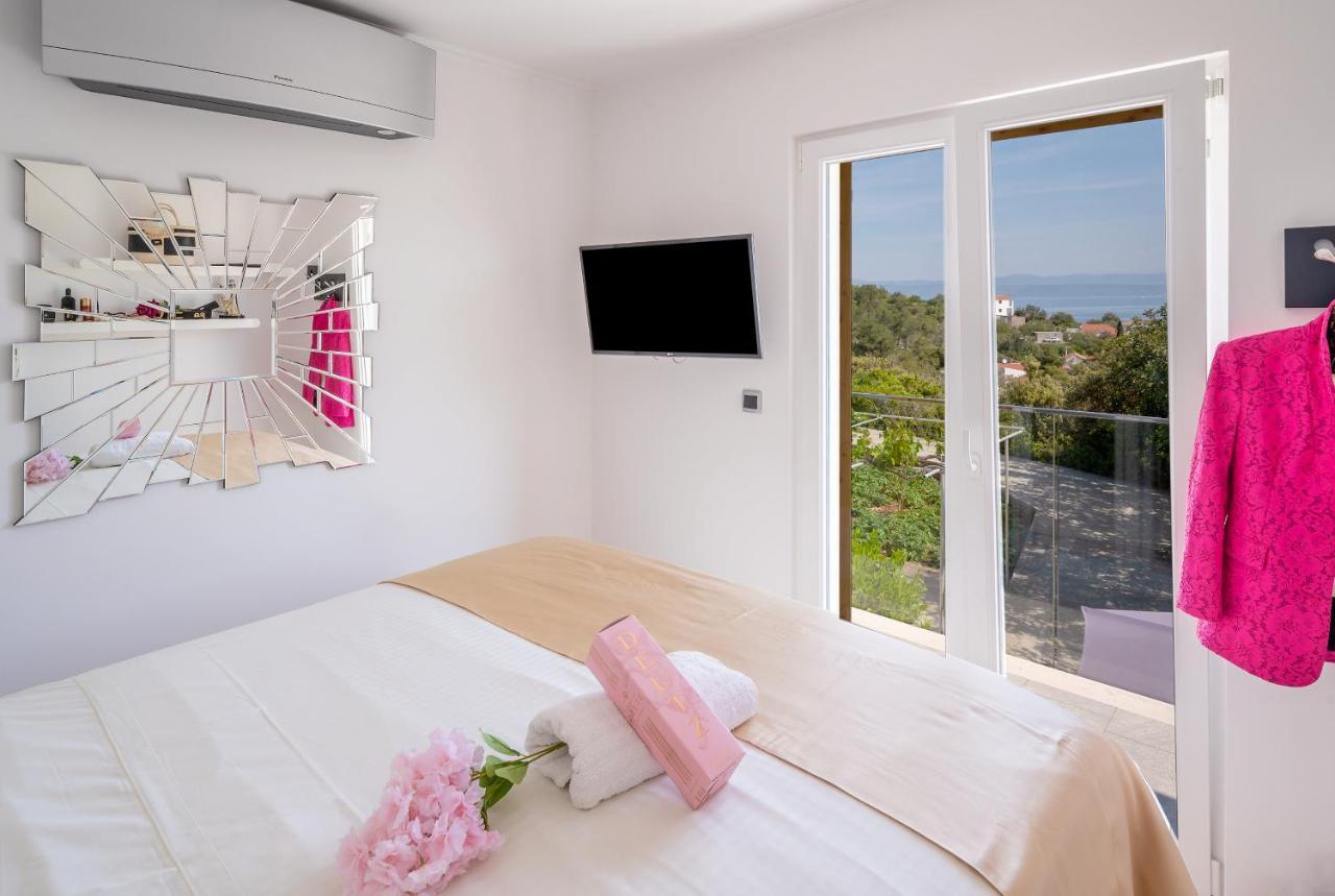 Uniquely Designed Villa Ivana With Outdoor Jacuzzi Nearby The Pebble Banje Beach At The Island Of Solta Rogac Bagian luar foto